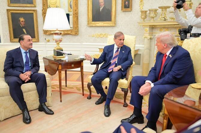 Warm US-Pakistan Exchange as Leaders Trade Positive Messages